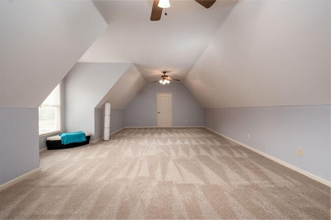 Building Photo - 10180 Wynmanor Dr
