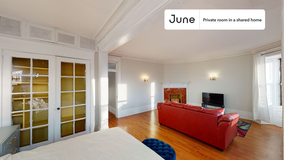 Building Photo - Room in Shared 4 bed/1 bath home