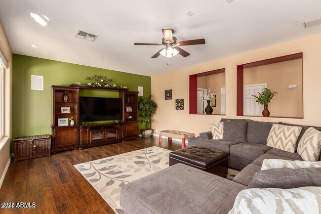 Building Photo - 5118 W Swayback Pass