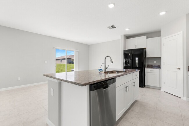 Building Photo - LIKE NEW Home For Rent in Belmont!