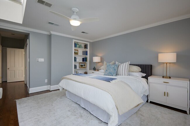 Building Photo - Historic Rowhouse in Central DC (Dupont) w...