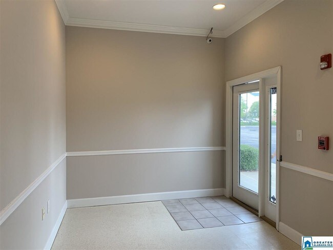 Primary Photo - 490 Wildwood Cir N