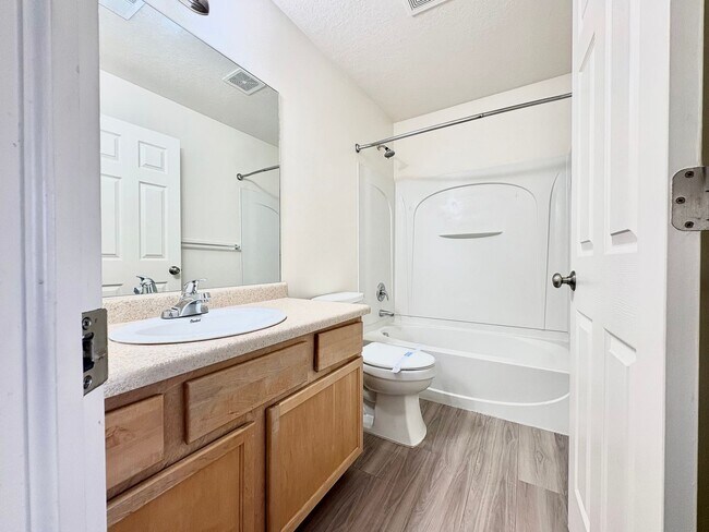 Building Photo - 1553 Vivante Way