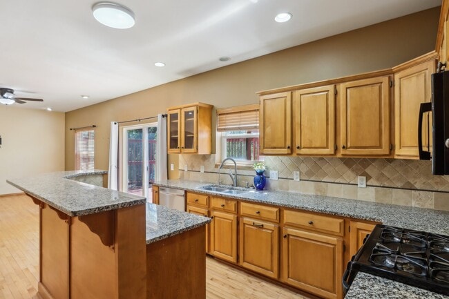 Building Photo - 7701 Twinflower Dr