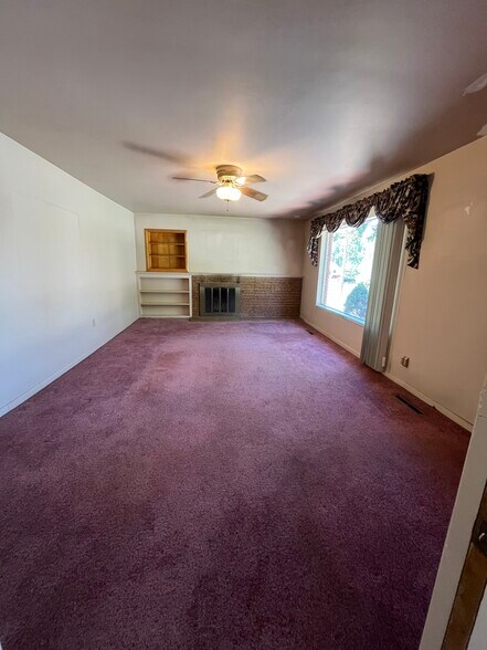 Building Photo - 640 E 300 N