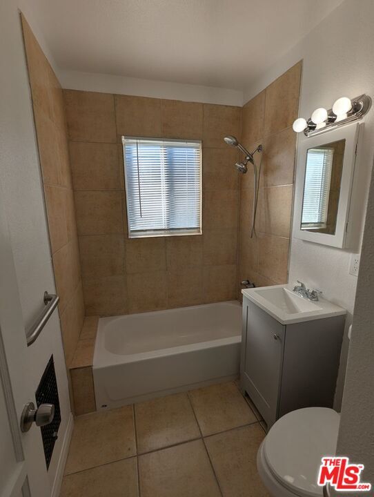 Building Photo - 6208 S Fairfax Ave