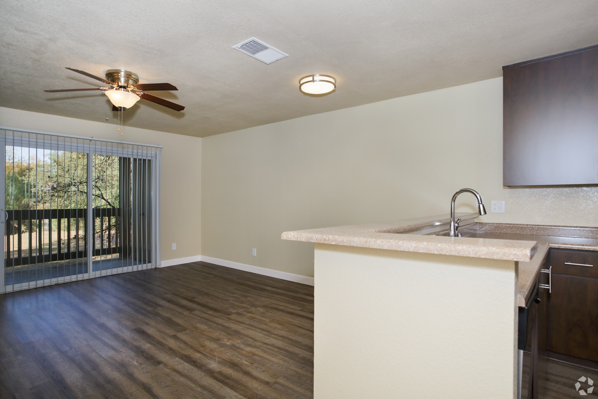 1BR, 1BA - 720 SF - Sunrise Creek Apartments