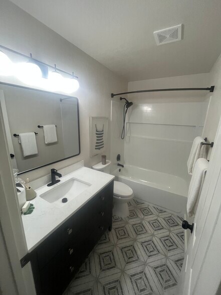 Building Photo - 483 Rinconada Ct