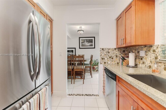 Building Photo - 7548 SW 58th Ave