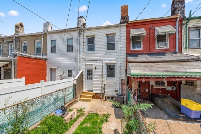 Building Photo - 146 N Ellwood Ave