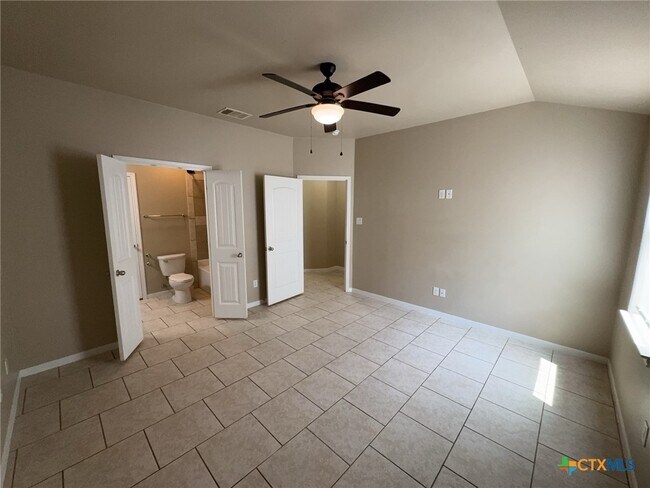 Building Photo - 1300 Vanguard Ln