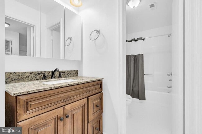 Building Photo - 135A Birchfield Ct