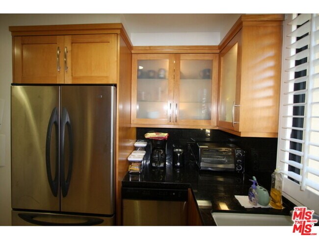 Building Photo - 2160 Century Pk E