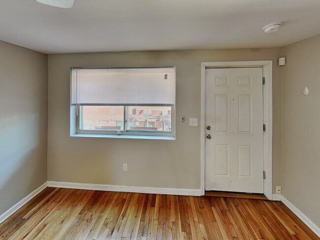 Building Photo - Lantern Square Apartments-B5