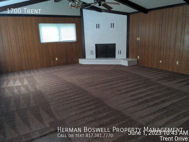 Building Photo - 1700 Trent Arlington TX 76010