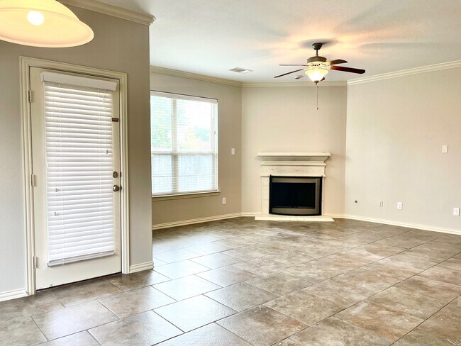 Building Photo - 26100 Brickhill Dr