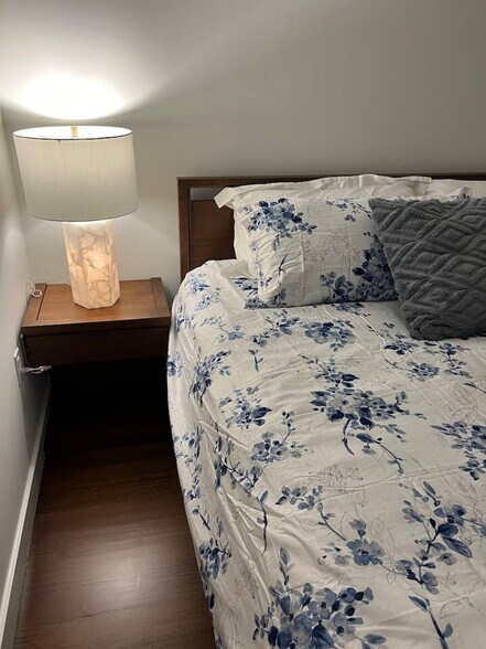 Building Photo - 1886 Broadway-SI ID1461703P