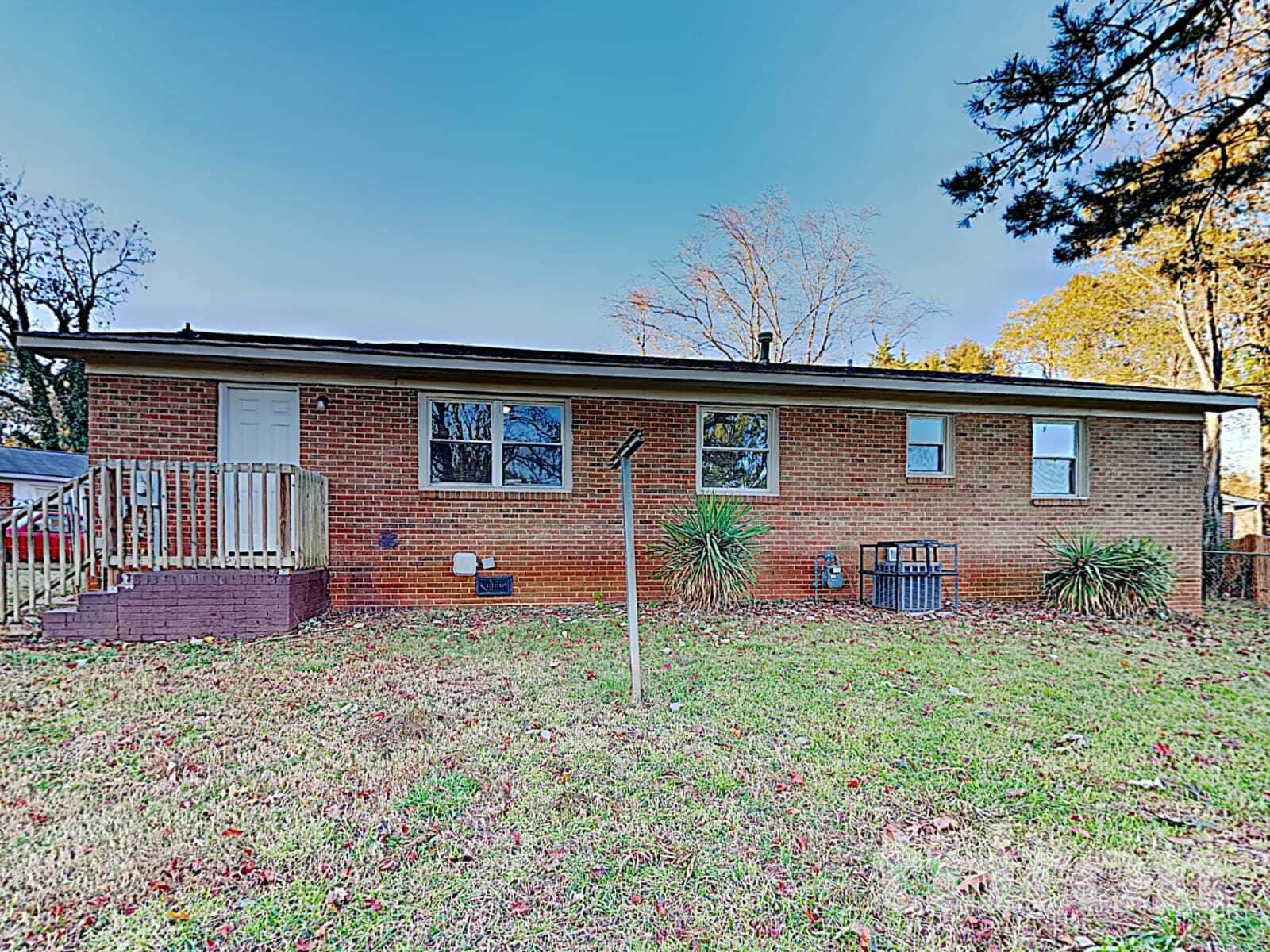 Building Photo - 9421 Spruce Pine Pl