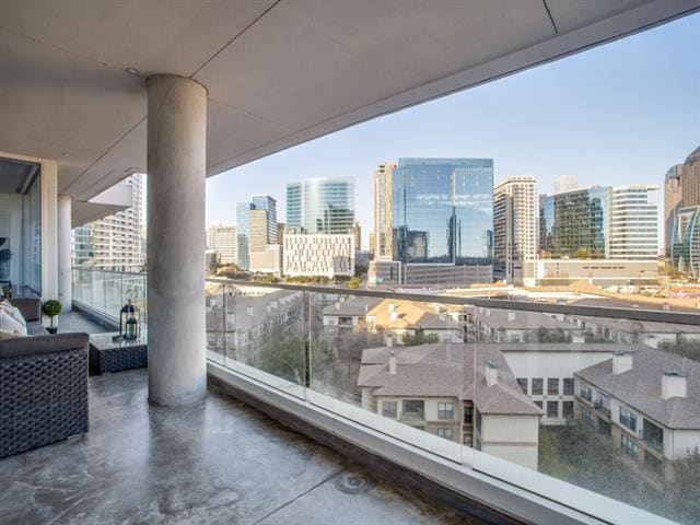 Building Photo - 2408 Victory Park Ln