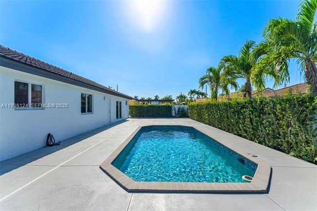 Building Photo - 15042 SW 149th Ct