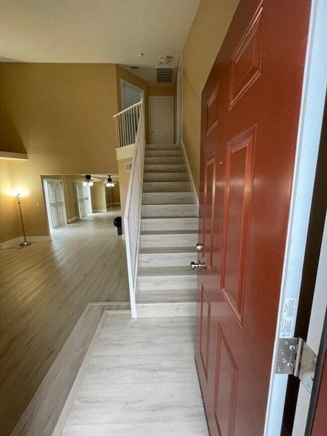 Building Photo - Beautiful 2 bedrooms