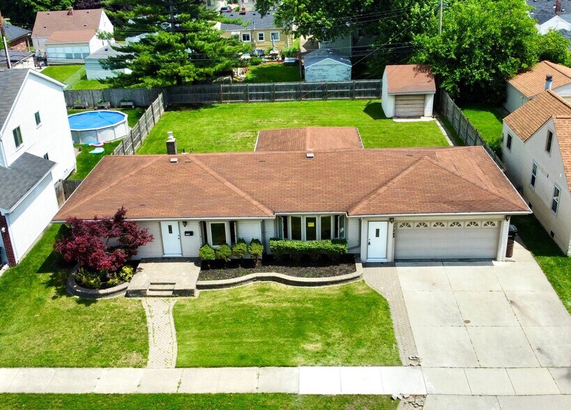 Building Photo - 17268 Horger Ave