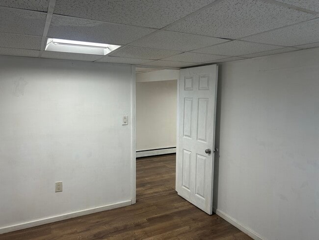 Building Photo - 4 Meadowview Ln