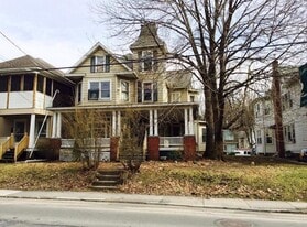 Building Photo - 135 Ridgeway St