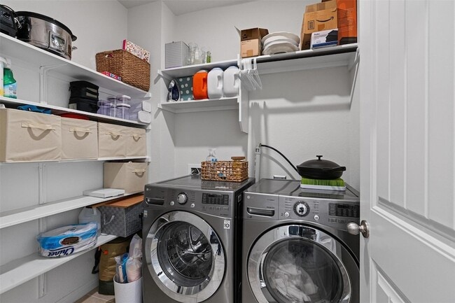 Building Photo - 137 Red Sun Dr