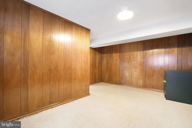 Building Photo - 513 Cathedral Dr