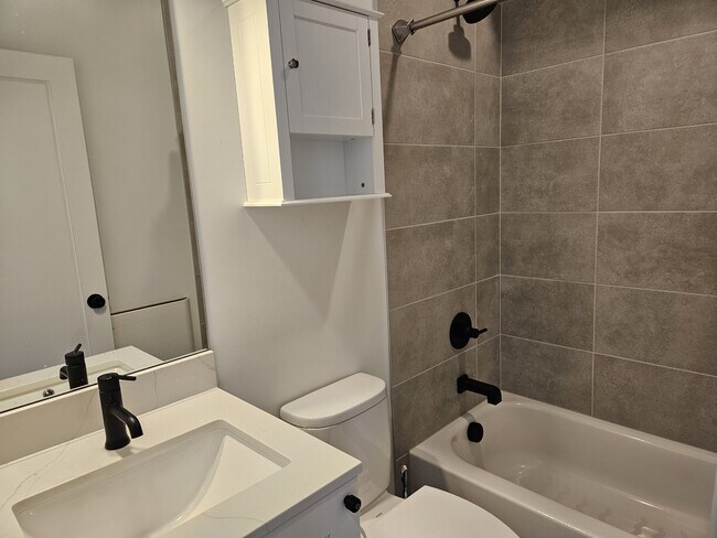 Building Photo - 4610 Woodland Park Ave N