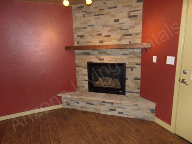 Building Photo - BEAUTIFUL HOME NEAR WALLECK RANCH