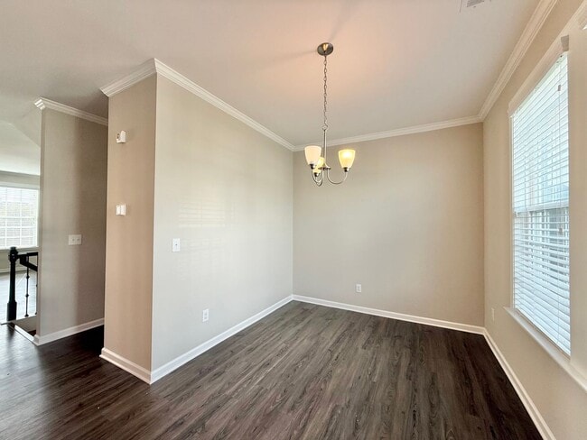 Building Photo - Stunning 3BD, 3.5BA Raleigh Townhome in th...