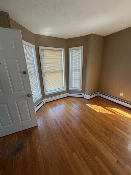 Building Photo - 10 Neptune St Ct