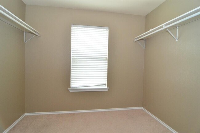 Building Photo - 173 Prairie Verbena Dr