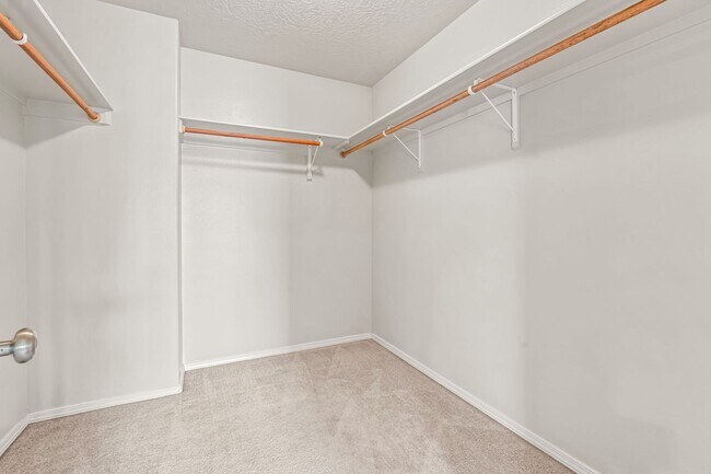 Building Photo - Prime SE Boise 3bd/2.5ba Home!