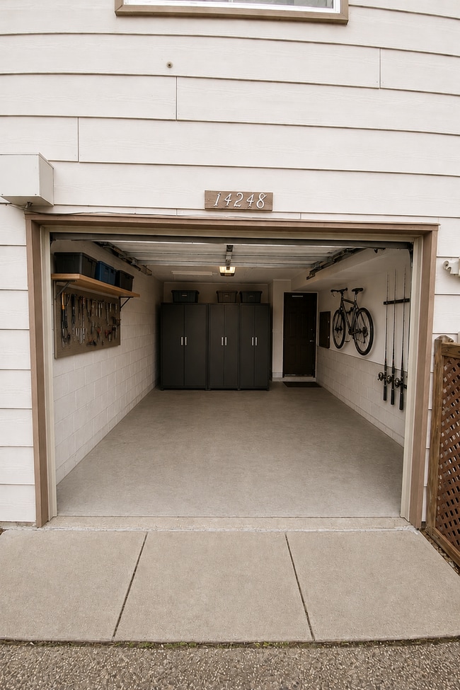 Building Photo - Updated 2br/1ba Townhome in Apple Valley