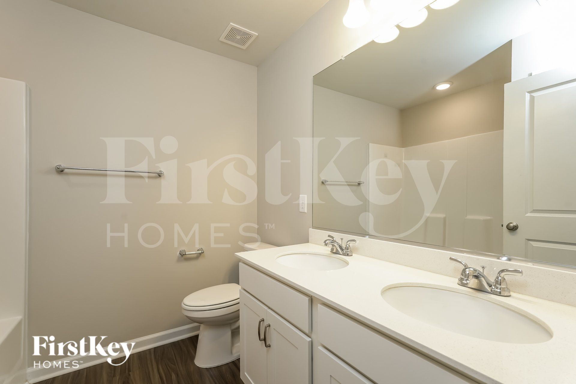 Building Photo - 3710 Streamside Dr