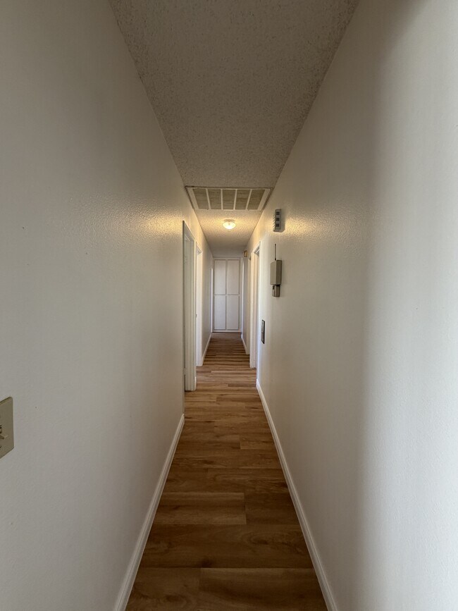 Building Photo - 6822 Endora Dr