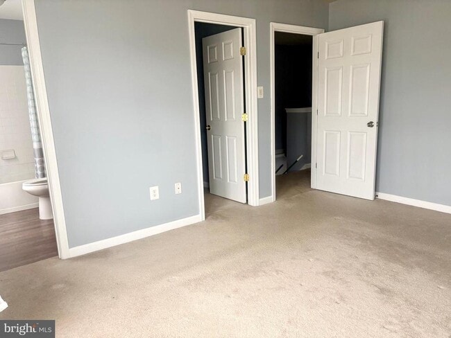 Building Photo - 927 Tipton Rd