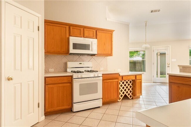 Building Photo - 1517 Hollyhock Ct