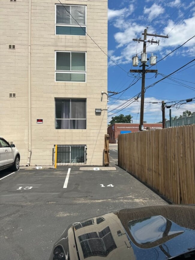 Building Photo - 1390 Emerson St