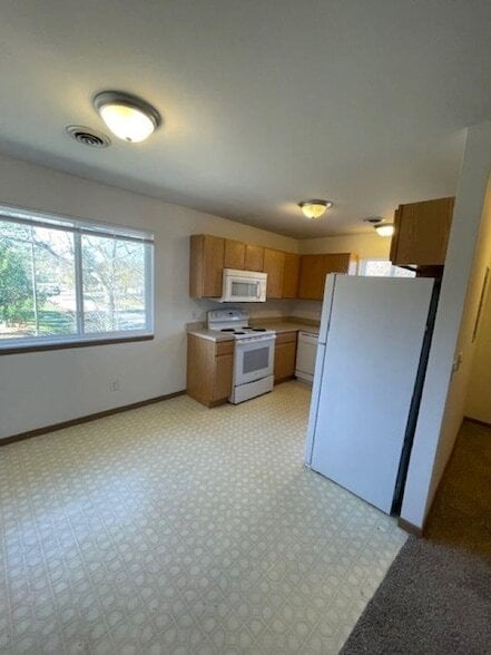 Building Photo - 4915 Universal Dr