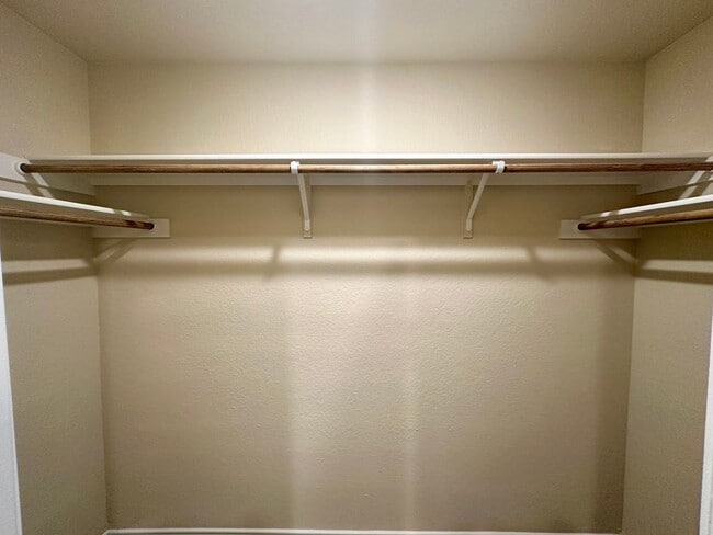 Building Photo - *Cozy 3/2 Single Story on Greenbelt* Gas C...