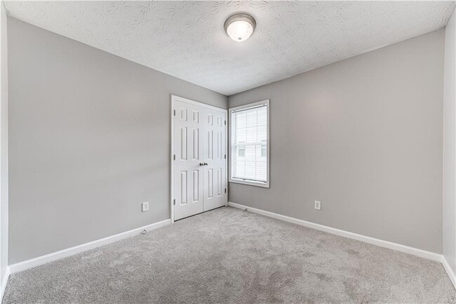 Building Photo - 4768 Sylvan St