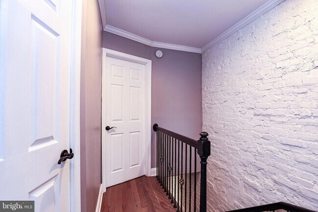 Building Photo - 544 Newton Pl NW
