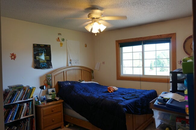 Building Photo - 220 Leighton Dr