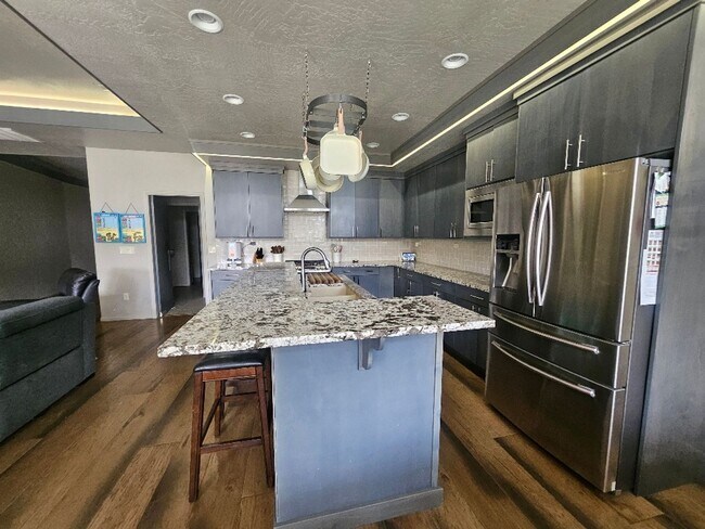 Building Photo - Beautiful Boise Home