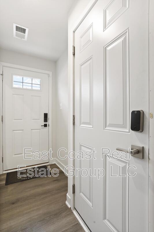 Building Photo - 1716 Atlas Dr