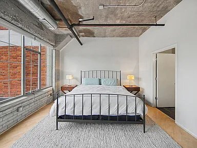 Building Photo - 315 2nd St